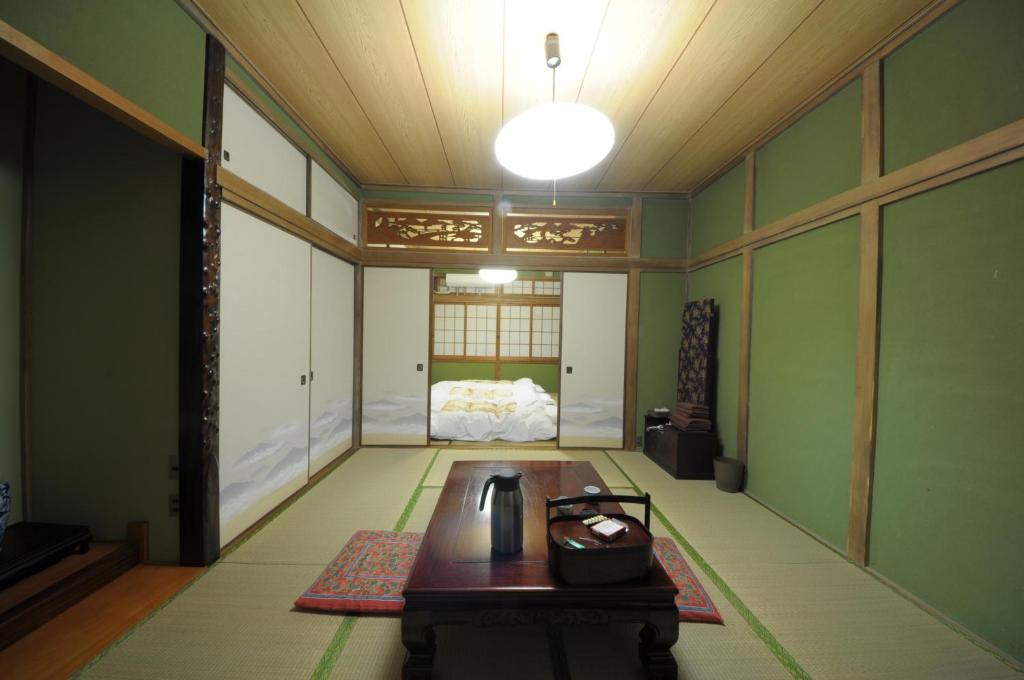 Nakaya House Villa Hatsukaichi Rum bild